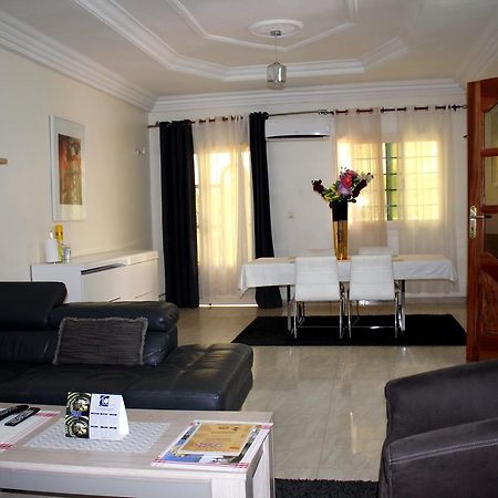 Djily Mbaye Aparthotel Dakar Room photo