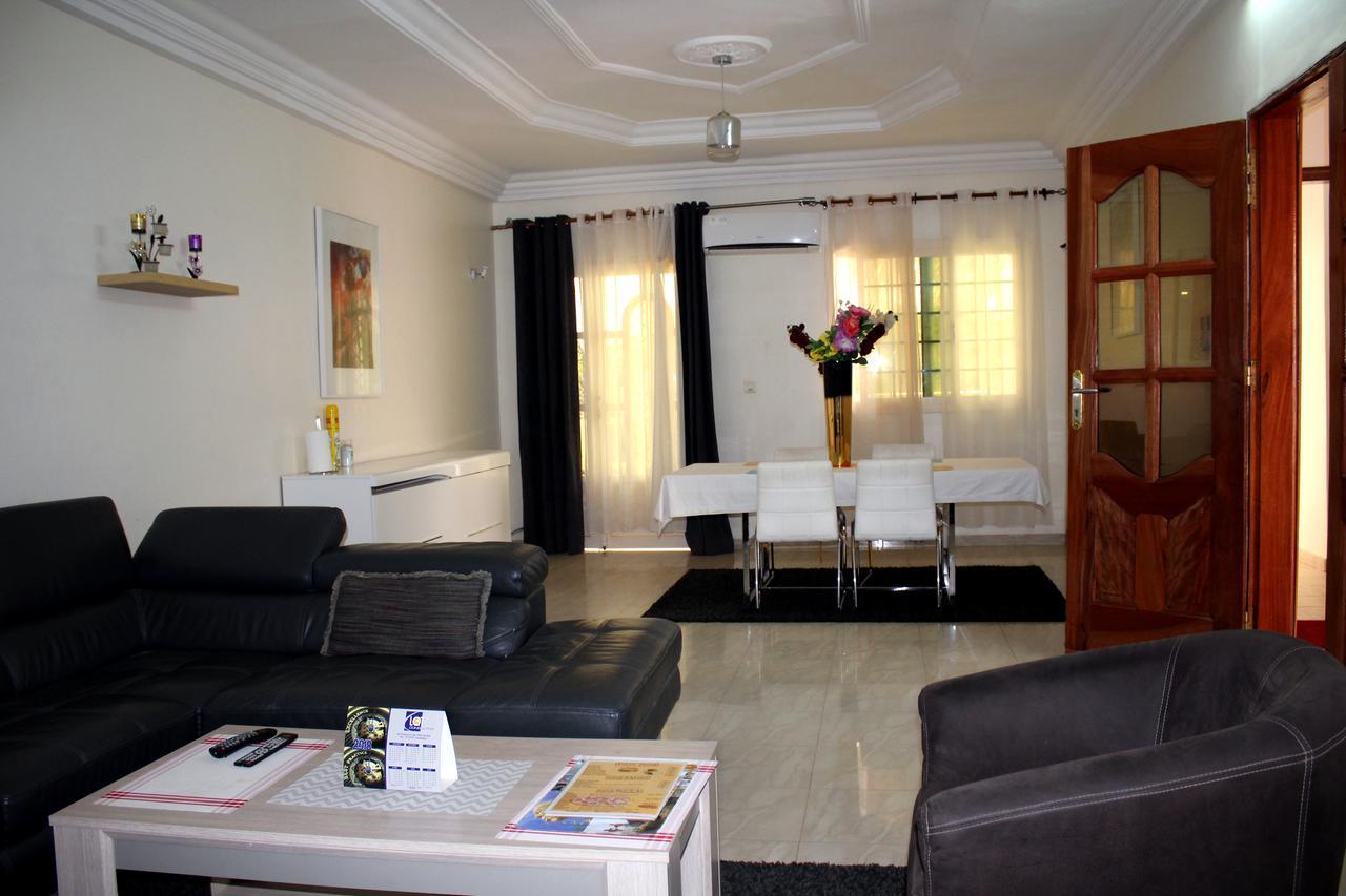 Djily Mbaye Aparthotel Dakar Room photo