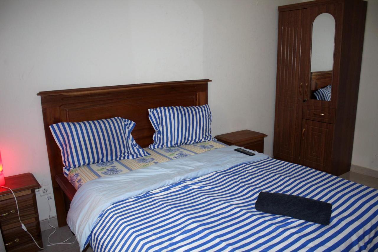 Djily Mbaye Aparthotel Dakar Room photo